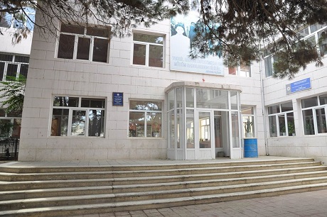 E.Əliyev adına 93 nömrəli tam orta məktəb
